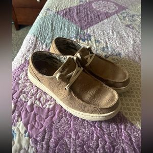 Women’s Ariat western shoes